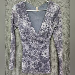 Women's Small V-Neck Blouse